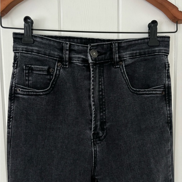 Stradivarius Wide Leg Cropped Denim Raw Hem Stone Wash Black High Rise Women 4 - Picture 5 of 12